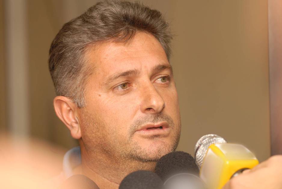 "Pelo testemunho do Senhor, estamos Juntos". Só que não...
