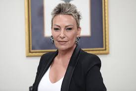 “É um retrocesso”, diz a deputada Cloara Pinheiro sobre a decisão de acabar com a Secretaria da Mulher em Londrina