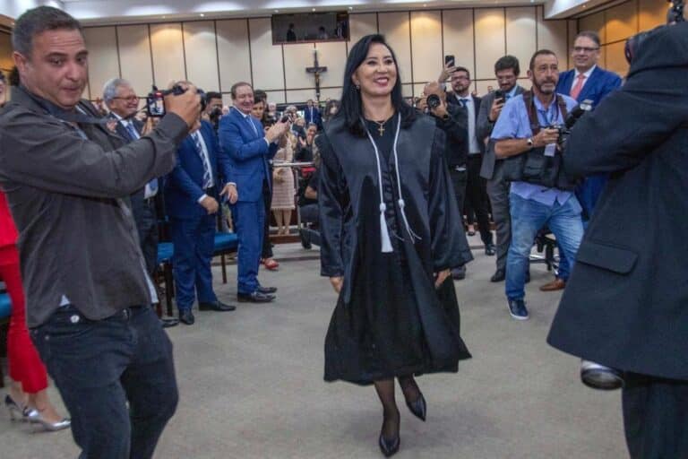 A concorrida posse da desembargadora Lidia Maejima, a nova presidente do TJ Paraná