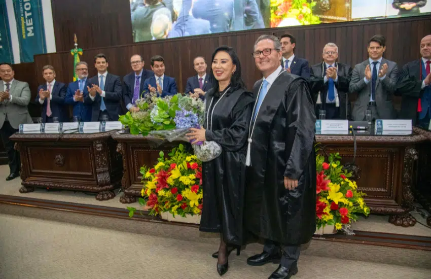 A concorrida posse da desembargadora Lidia Maejima, a nova presidente do TJ Paraná