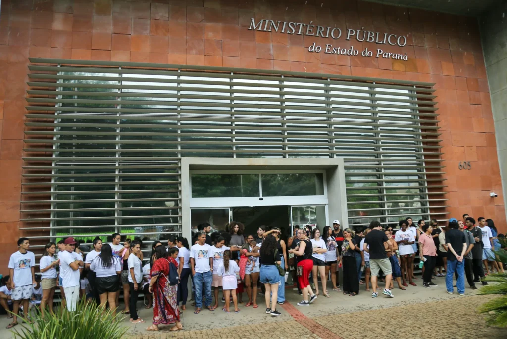 Mães de jovens mortos pela polícia vão ao Gaeco e pedem investigação imparcial