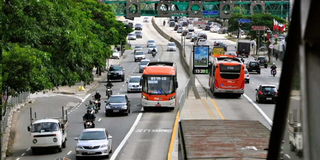 Má notícia. População, aos poucos, vai deixando de usar transportes coletivos
