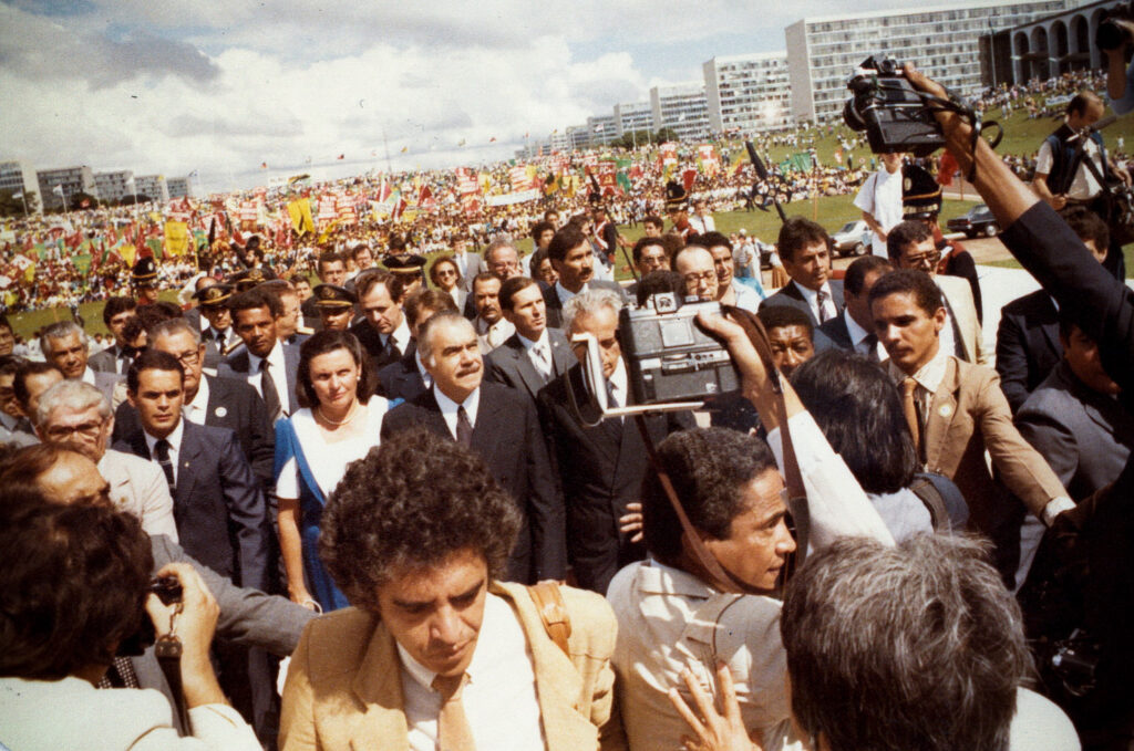 Risco de novo golpe ameaçou posse de Sarney e volta da democracia