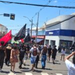Movimento Justiça por Almas faz protesto contra morte de rapazes pela PM