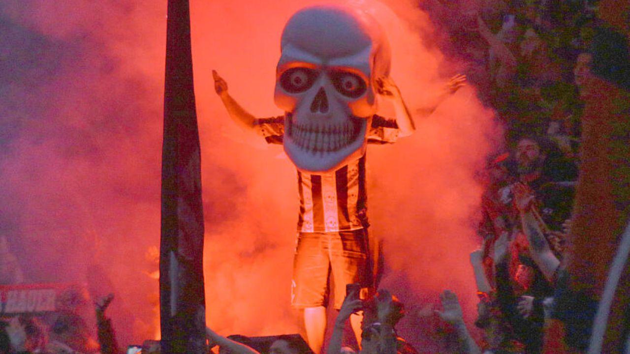Athletico é rebaixado até no Carnaval. É muita zica