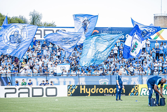 Estádio VGD lotado. Londrina pode garantir hoje volta à Série B do Brasileirão