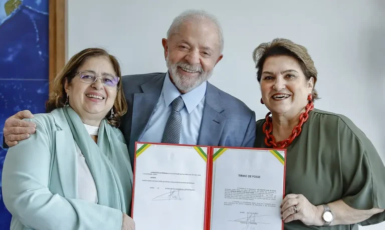 Presidente Lula dá posse a Márcia Lopes que comandará o Ministério das Mulheres