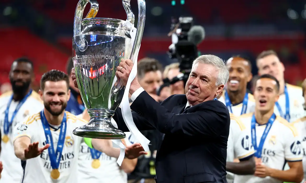 Italiano Carlo Ancelotti é anunciado como o novo técnico da seleção brasileira