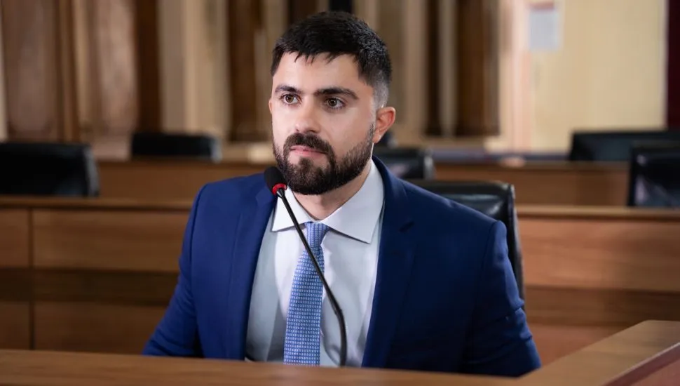 Vereador eleito com o apoio do MBL é expulso do grupo por ter tendências bolsonaristas