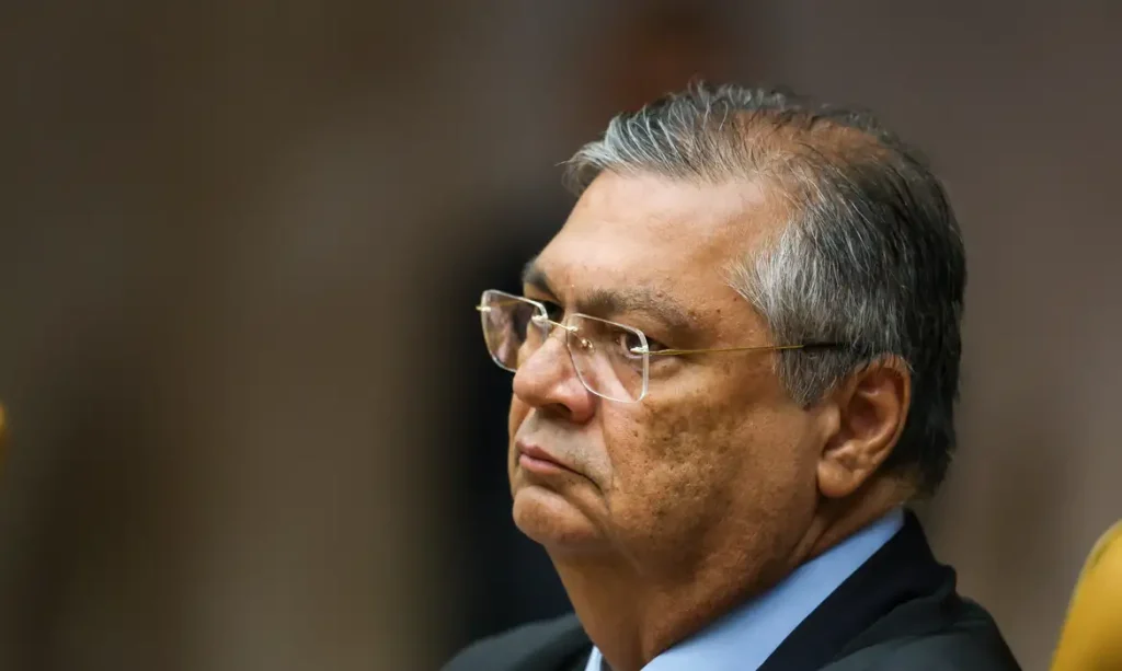 Flávio Dino aperta o cerco contra os chamados “penduricalhos” que beneficiam magnata do serviço público