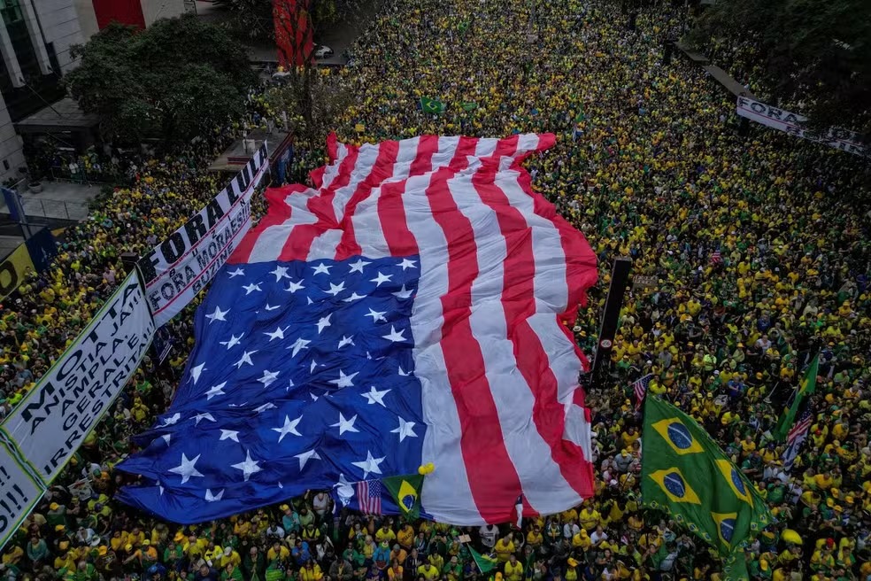 A independência às avessas