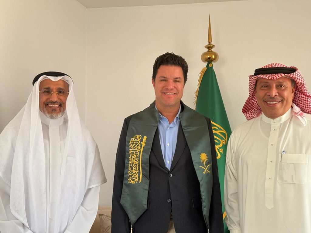 Secretário das Cidades, Guto Silva busca soluções para o transporte coletivo e Ryad, na Arábia Saudita