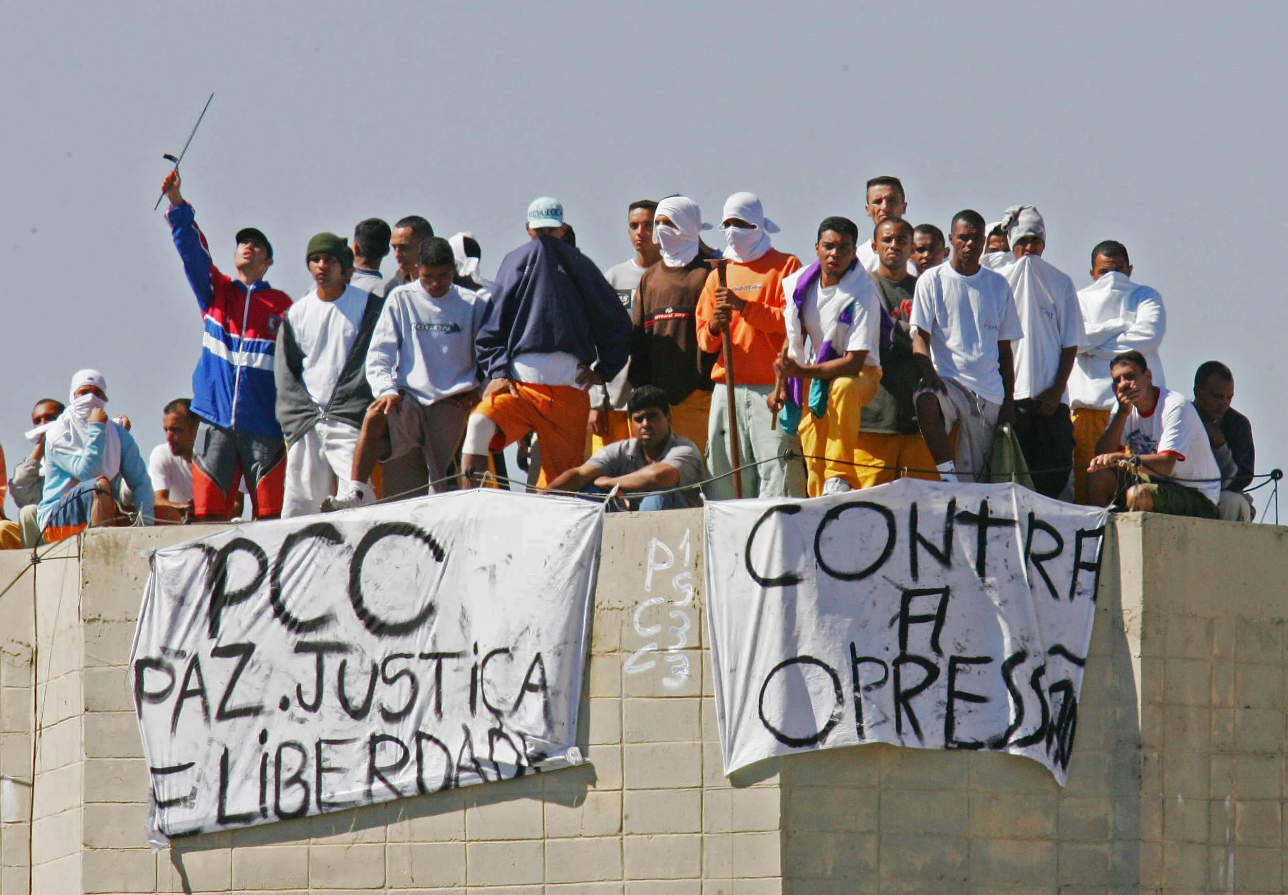 PCC, Comando Vermelho e outras facções têm muito a aprender com o Congresso Nacional