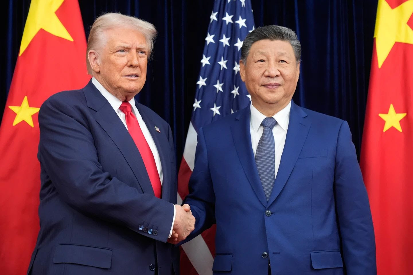 Trump e Xi Jinping fazem acordo para trégua de um ano. Já dá pra chamar o americano de comunista?