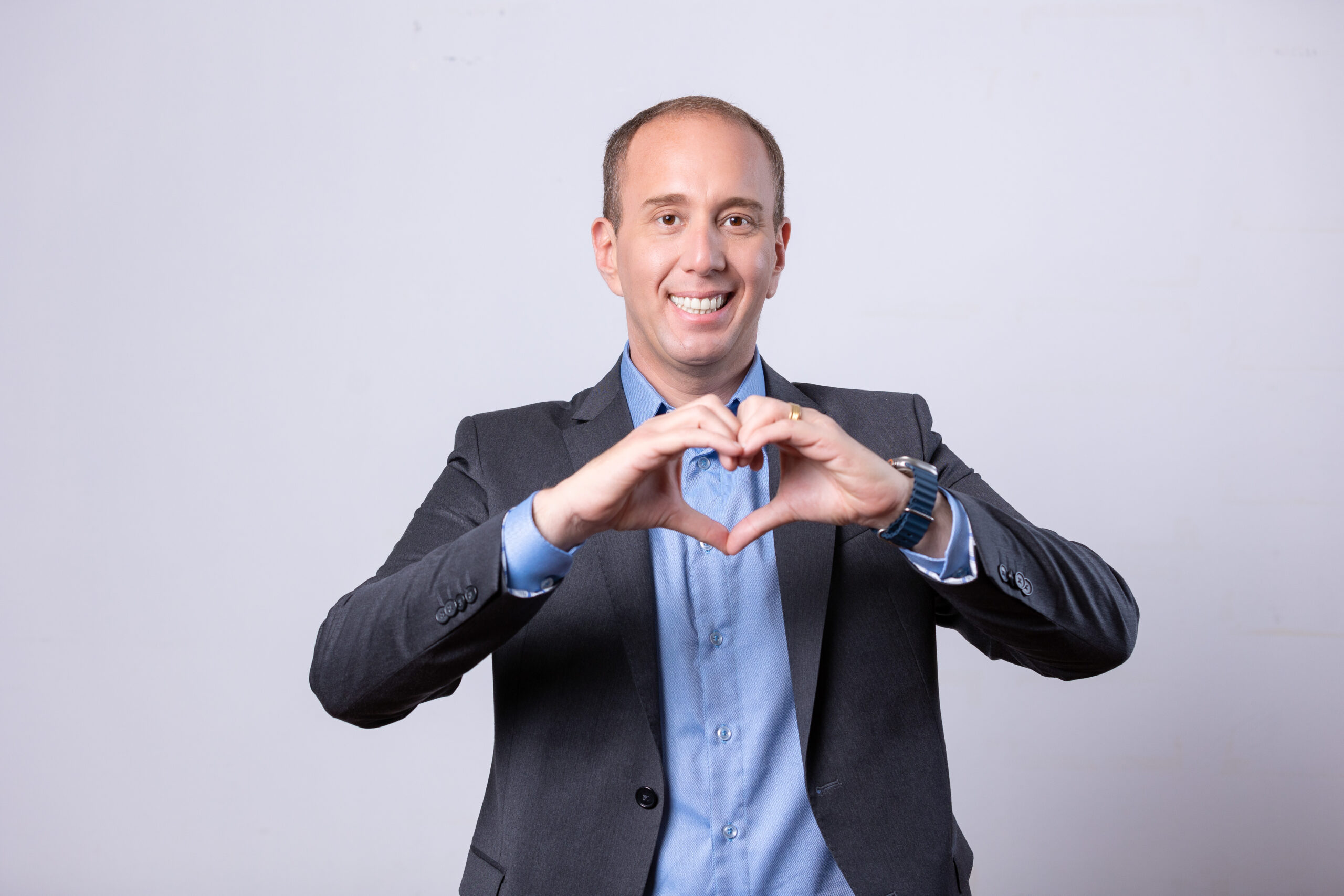 Prefeito "Tiktoker", Rodrigo Manga é afastado pela Justiça suspeito de desvio de dinheiro da Saúde