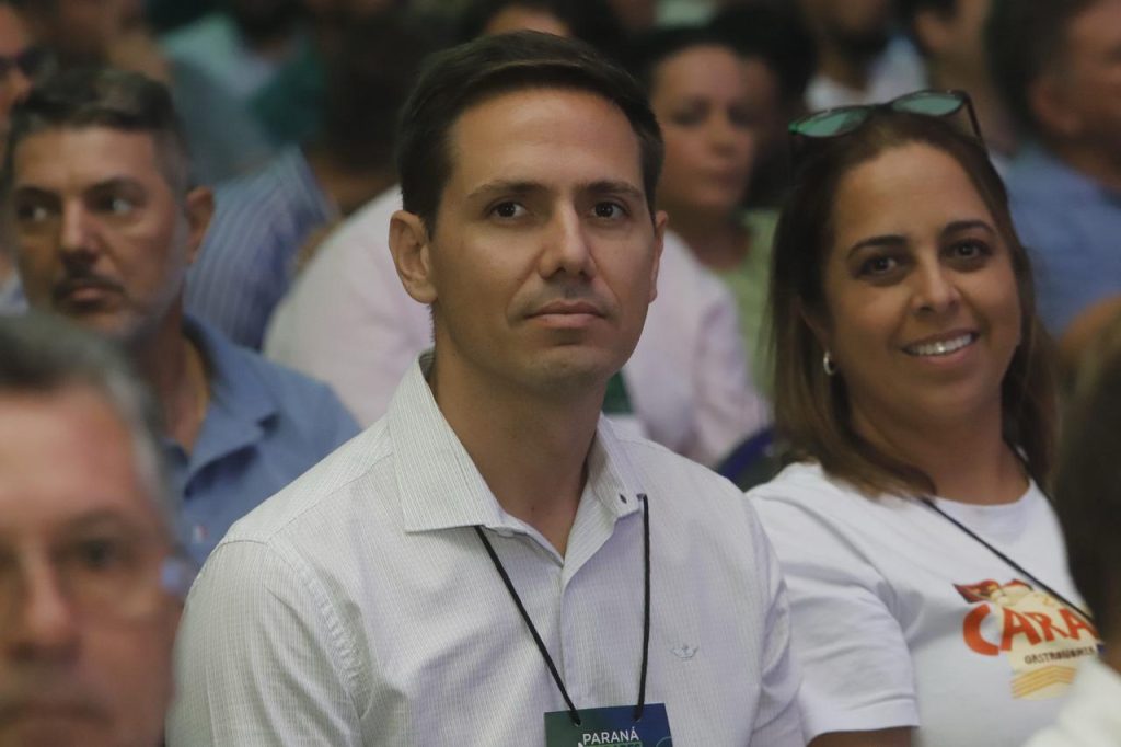 TRE julga hoje pedido de cassação do prefeito de Pontal do Paraná
