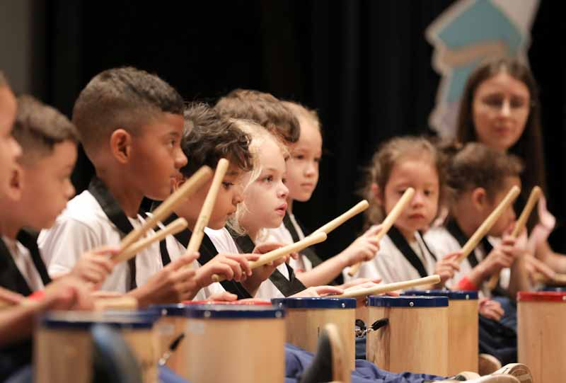 Música, cinema e emoção no palco do Teatro Marista