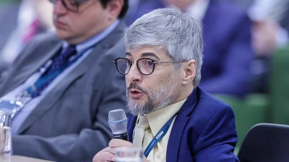 Ministério da Previdência demite secretário executivo da pasta preso hoje pela PF
