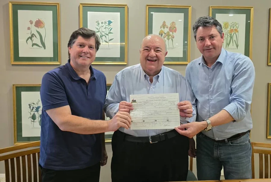 Rafael Greca filia-se ao MDB e vai pra disputa ao governo