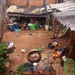Moradores do Jd Pizza, em Londrina, pedem ajuda da Assistência Social