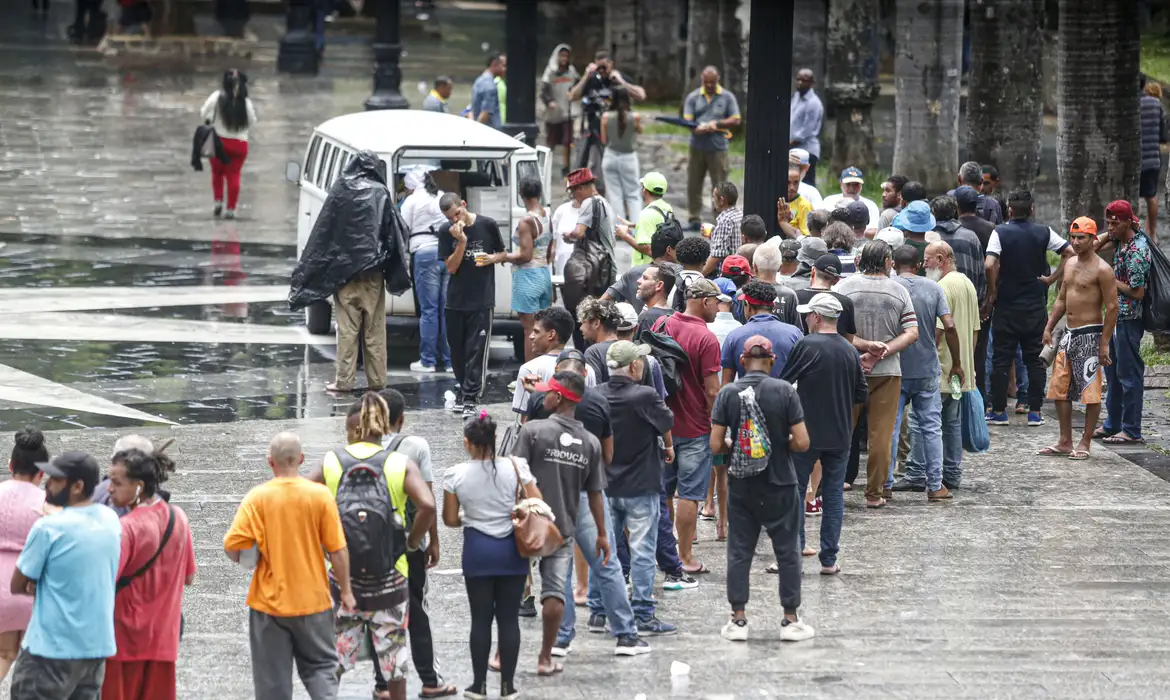 Alarmante: Quase 390 mil pessoas em situação de rua no país