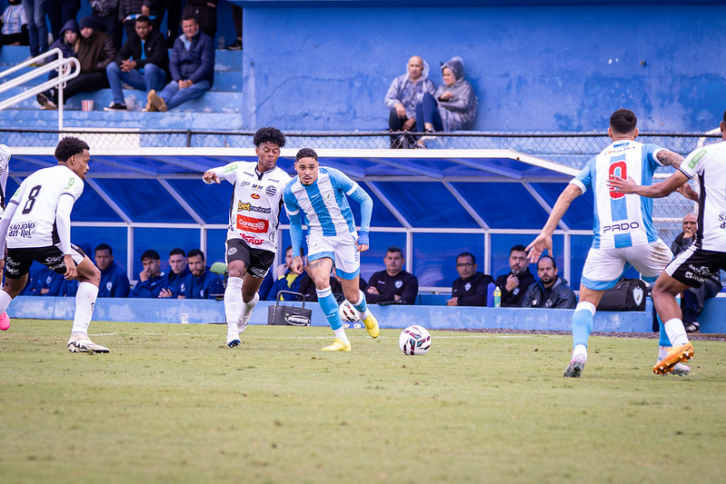 Londrina vence o Athletic por 2 a zero e ganha mais uns dias de paz