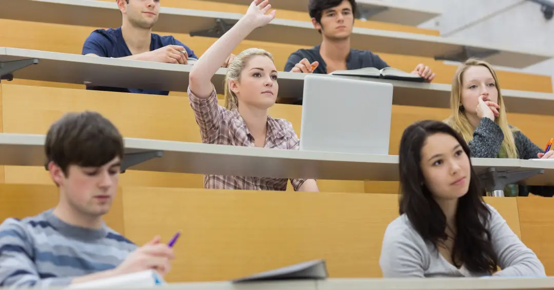 Universidades estaduais de Londrina e Maringá caem no ranking mundial das universidades