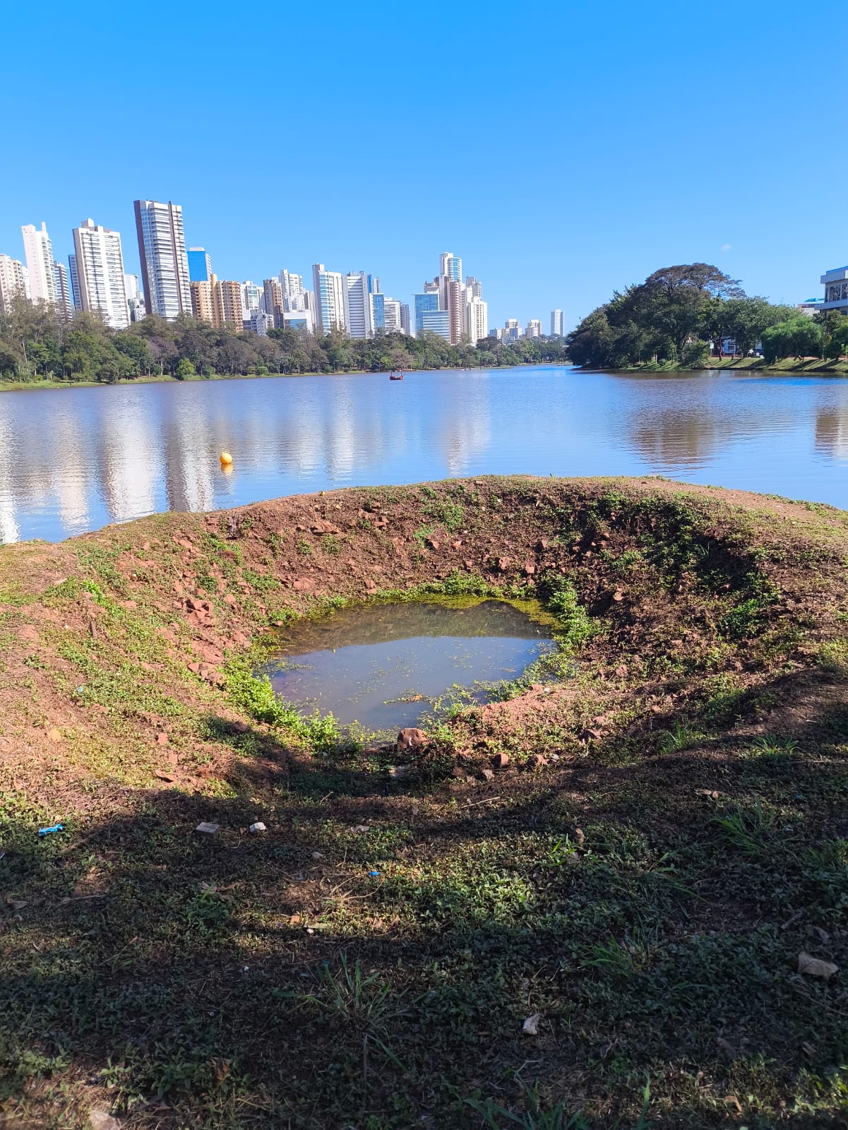 Aquele orifício corrugado no Lago Igapó 2 tá virando ponto turístico