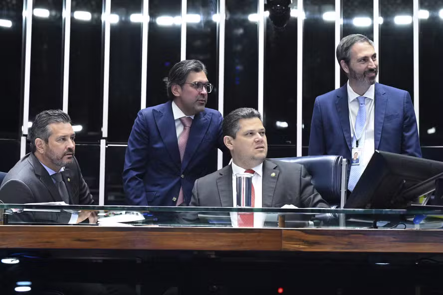 Avança no Senado PEC do fim da escala 6x 1