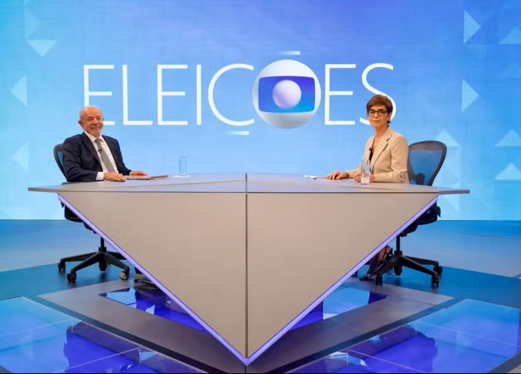 Presidente Lula, candidato à reeleição, é entrevistado na Rede Globo pela jornalista Renata Loprete