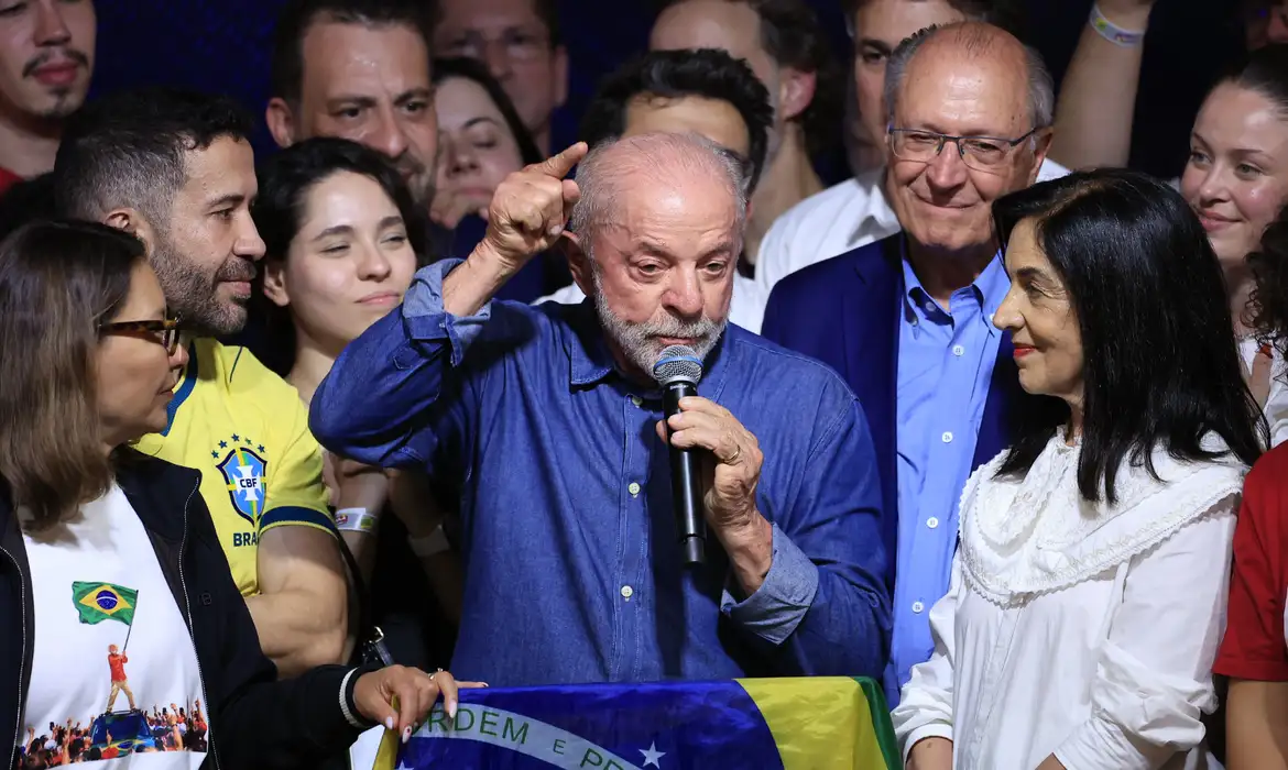 Lula diz que vai mudar o jeito de governar o país