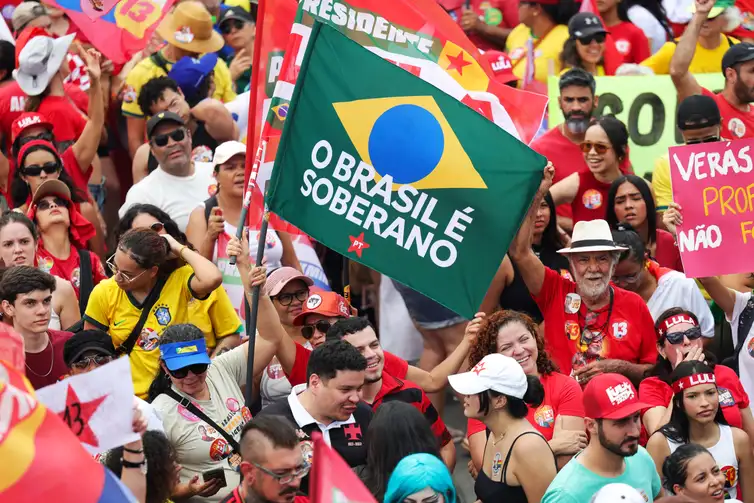 Com virada histórica, Lula vence Flávio com uma diferença de mais de 4 milhões de votos